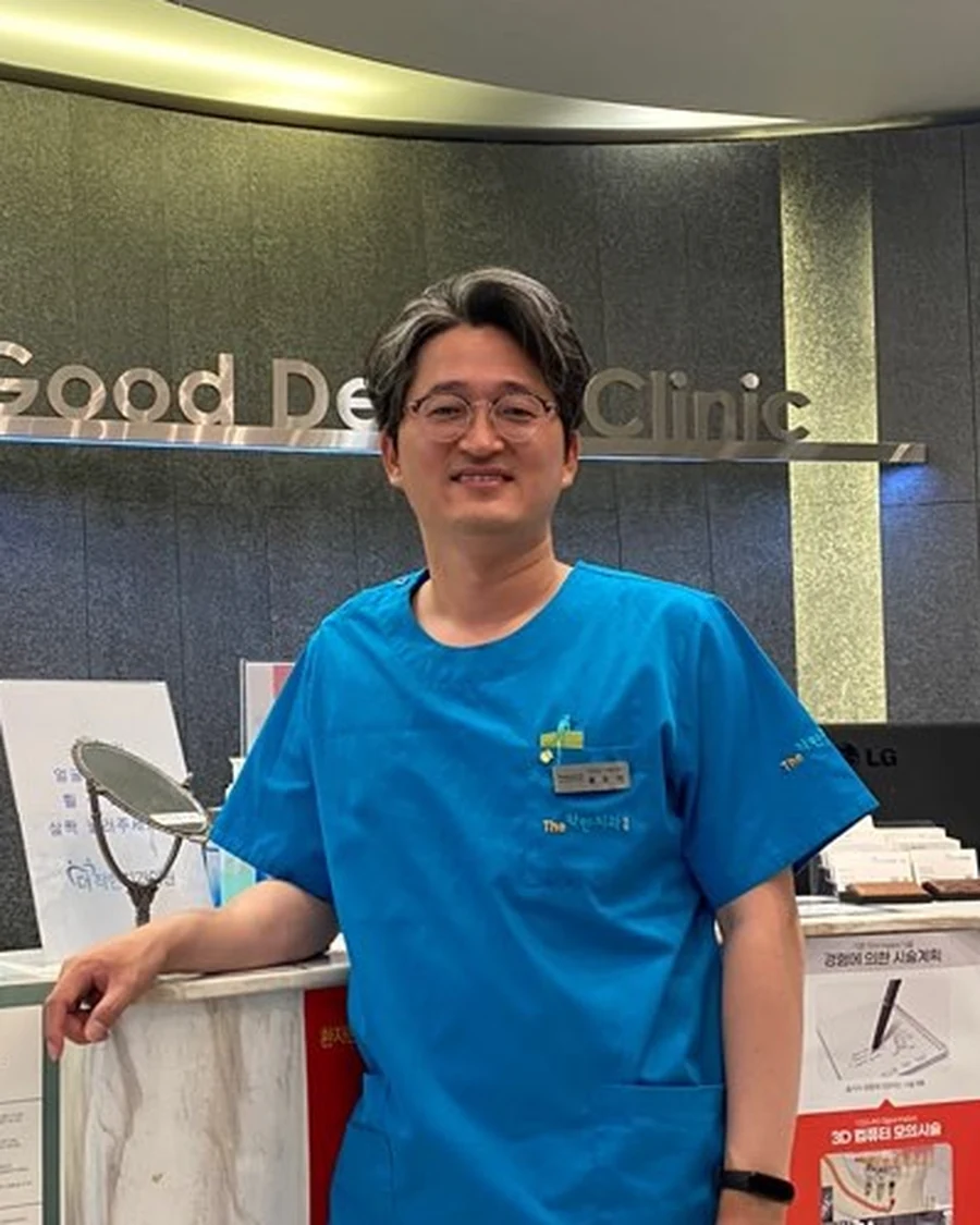 더착한치과 대표원장 황우석 — 통합치의학 전문의